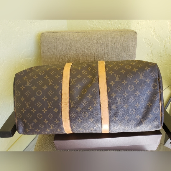 Authentic Louis Vuitton Monogram Keepall 50 - Picture 3 of 9